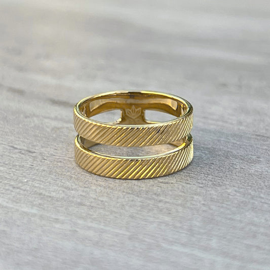 textured gold double layered ring front