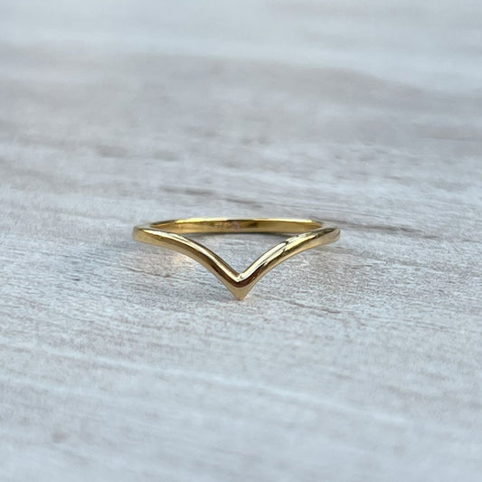 gold V-shaped stackable ring front