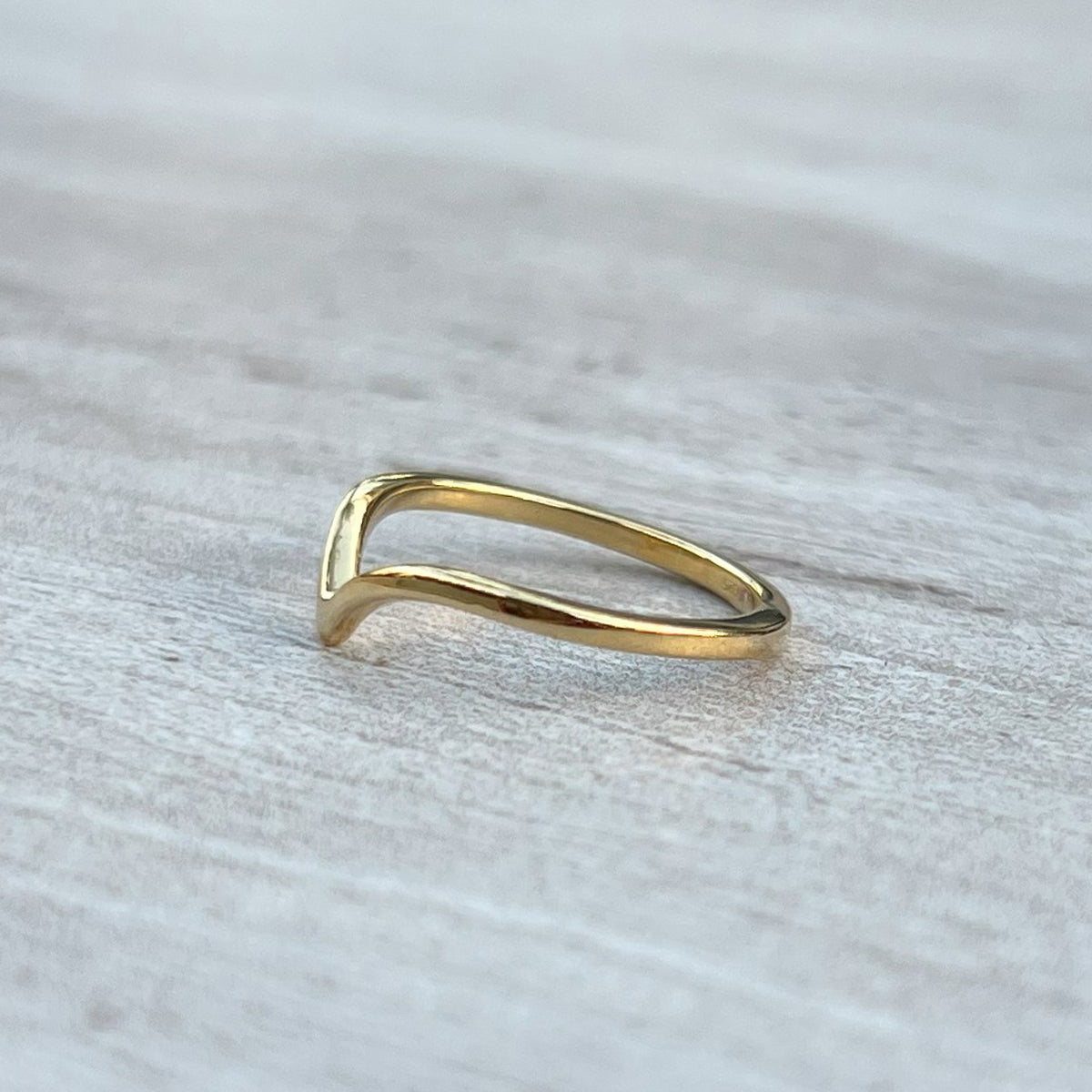 gold V-shaped stackable ring side
