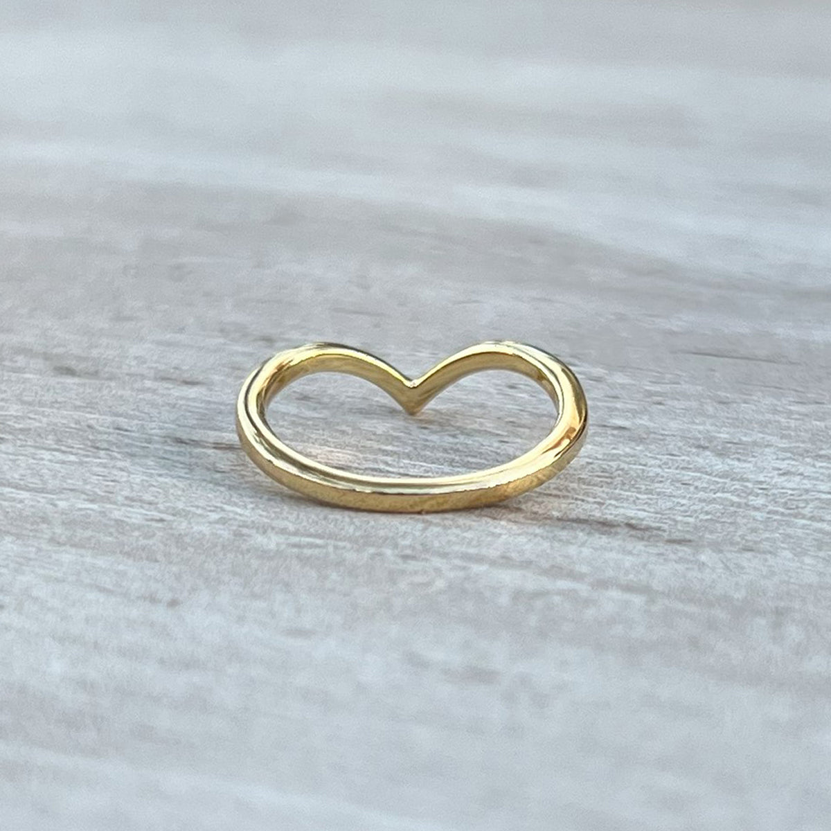 gold V-shaped stackable ring back