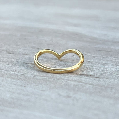 gold V-shaped stackable ring back